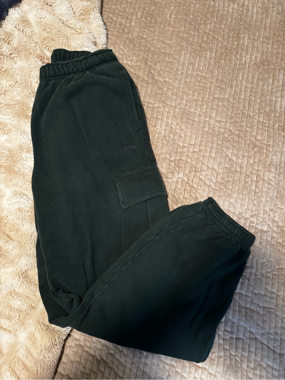 Women’s Aritzia Cargo Sweatpants - Comfortable Everyday Joggers